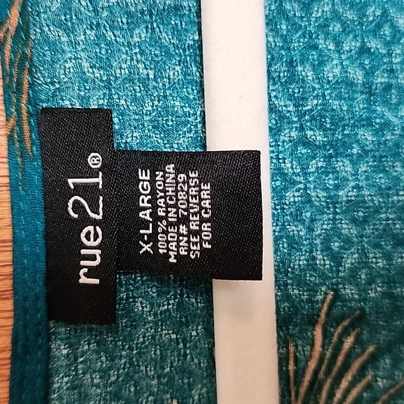 Rue 21 Floral Crop top - Picture 7 of 16